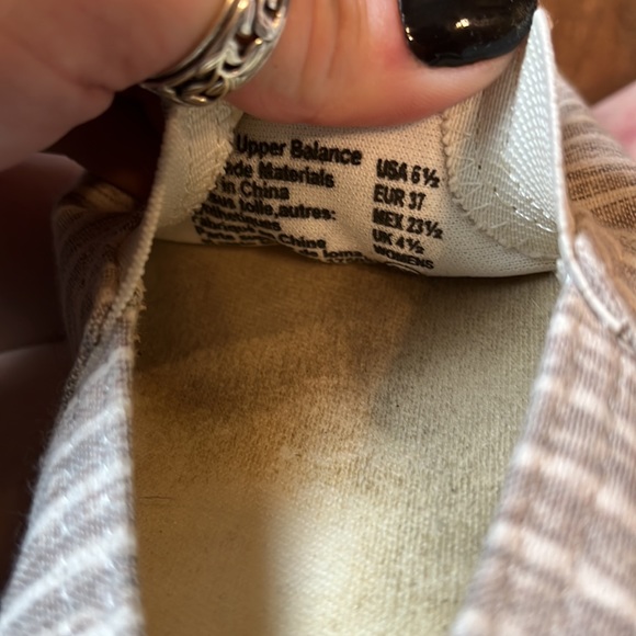 Airwalk grey and cream striped flats size 6.5 - Picture 3 of 5
